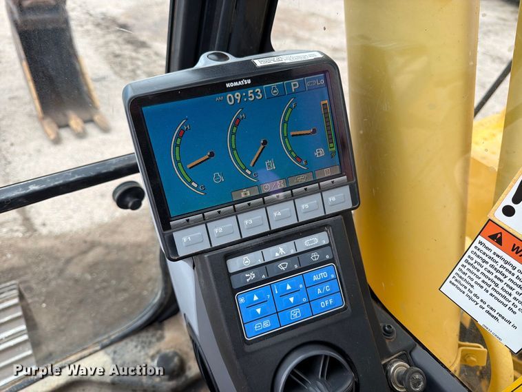 image for item DW6782 2013 Komatsu PC228USLC-8 excavator