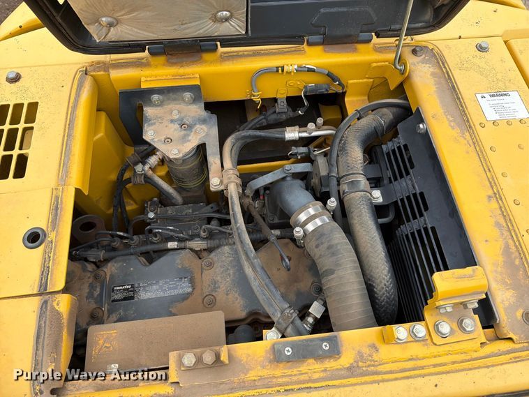 image for item DW6782 2013 Komatsu PC228USLC-8 excavator