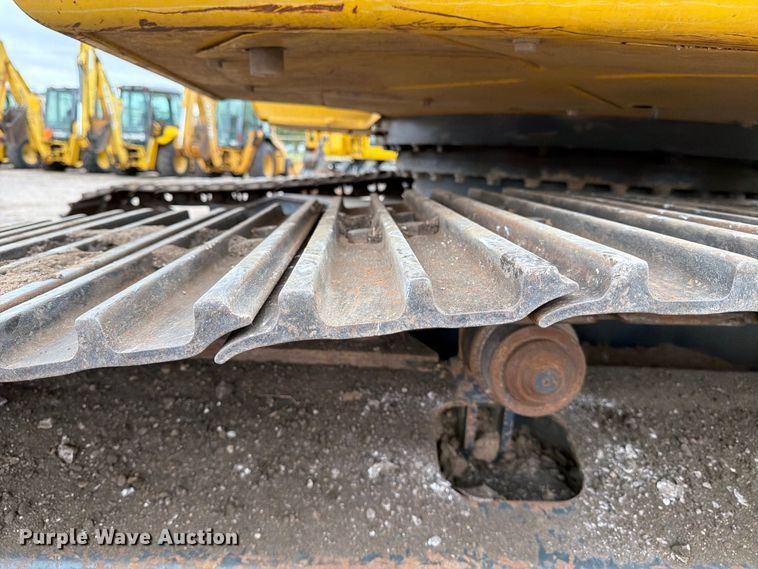 image for item DW6782 2013 Komatsu PC228USLC-8 excavator
