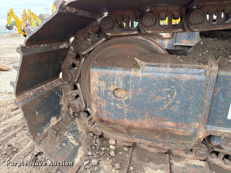 image for item DW6782 2013 Komatsu PC228USLC-8 excavator