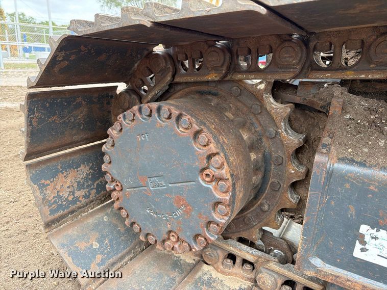 image for item DW6782 2013 Komatsu PC228USLC-8 excavator