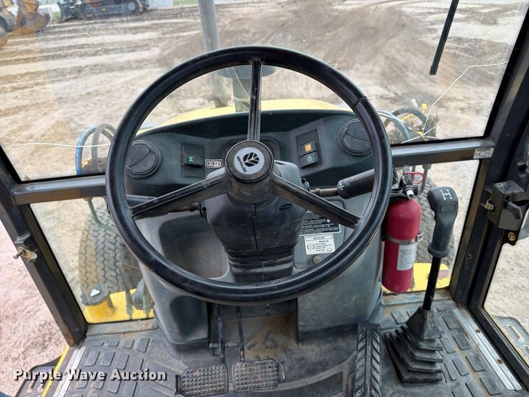 image for item DW6785 2007 New Holland B95 backhoe