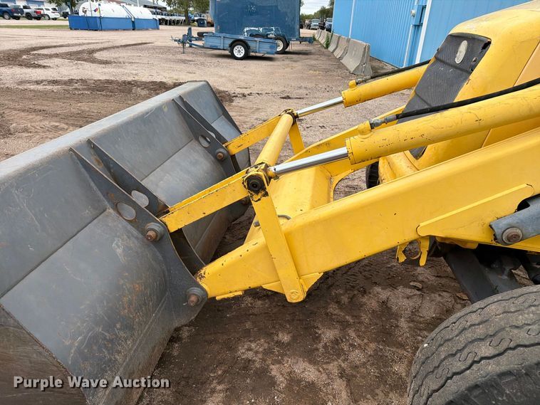 image for item DW6786 2000 New Holland LB75 Backhoe