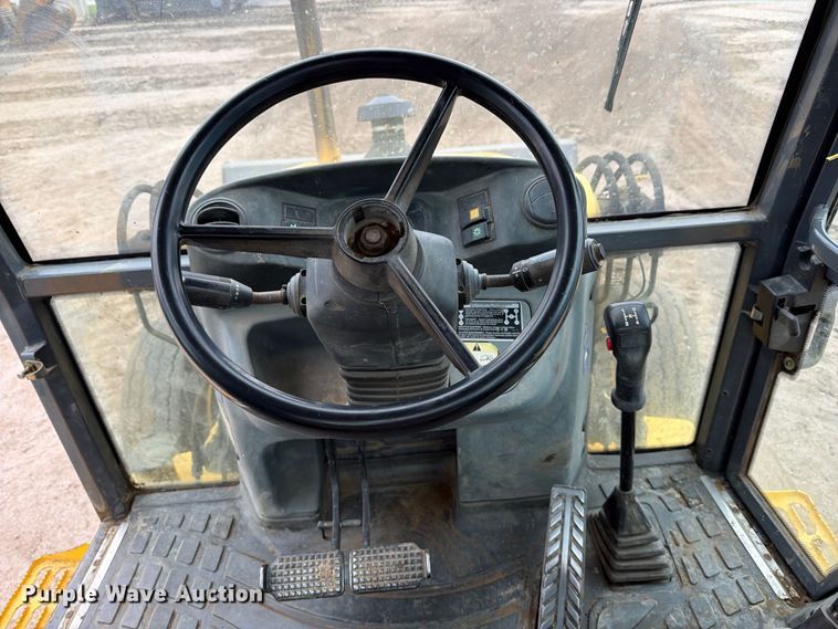 image for item DW6786 2000 New Holland LB75 Backhoe