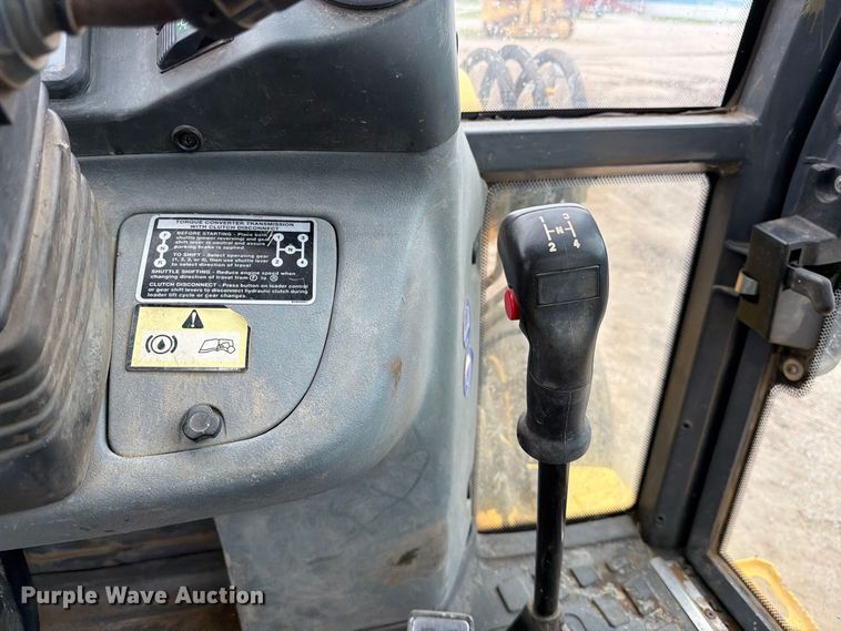 image for item DW6786 2000 New Holland LB75 Backhoe