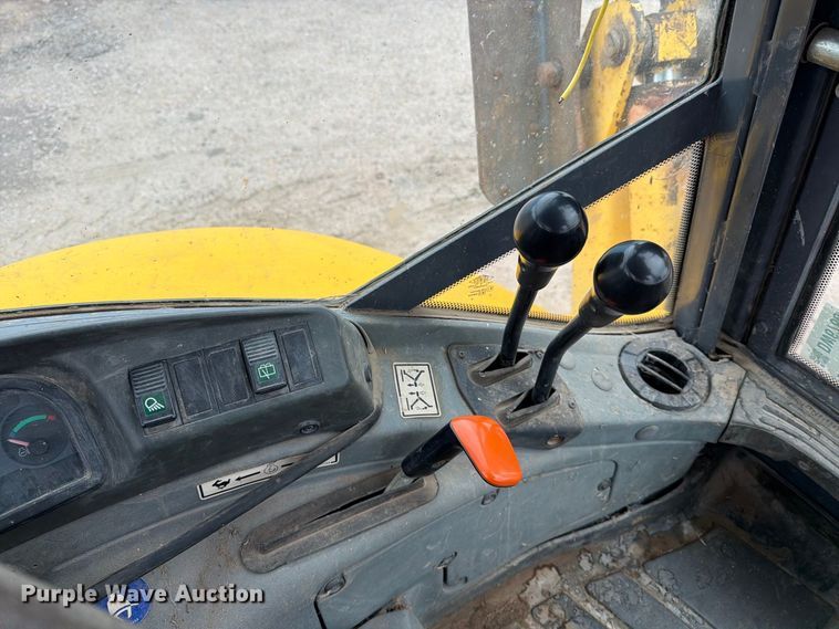 image for item DW6786 2000 New Holland LB75 Backhoe