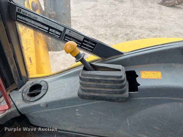 image for item DW6786 2000 New Holland LB75 Backhoe