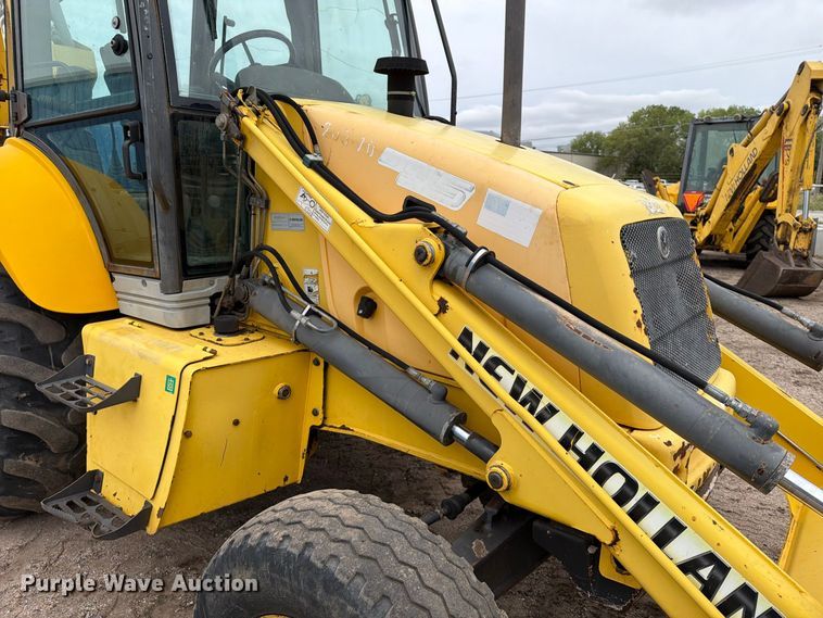 image for item DW6787 2007 New Holland B95 backhoe