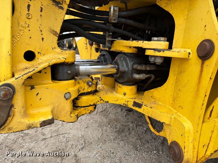 image for item DW6787 2007 New Holland B95 backhoe