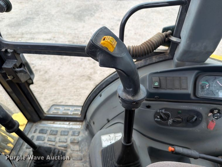image for item DW6787 2007 New Holland B95 backhoe