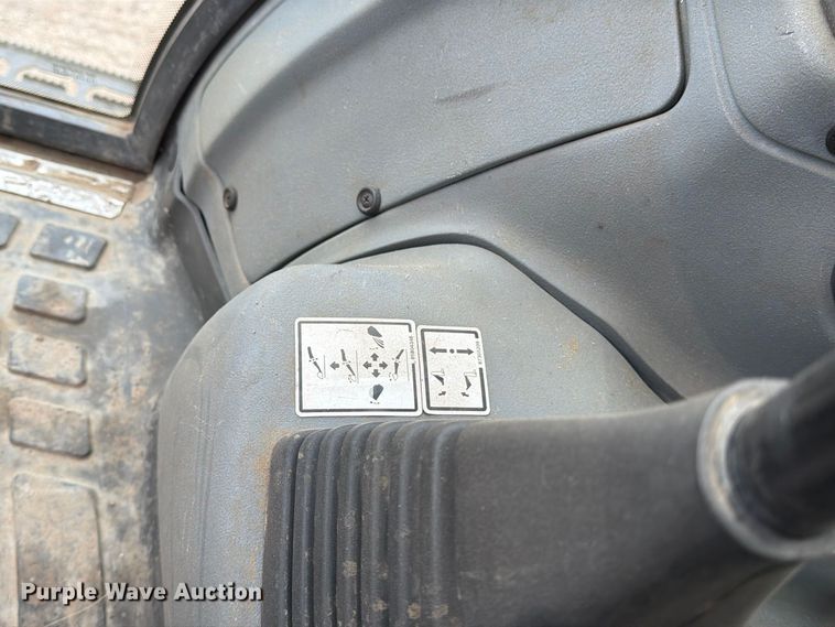 image for item DW6787 2007 New Holland B95 backhoe