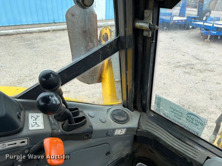 image for item DW6787 2007 New Holland B95 backhoe