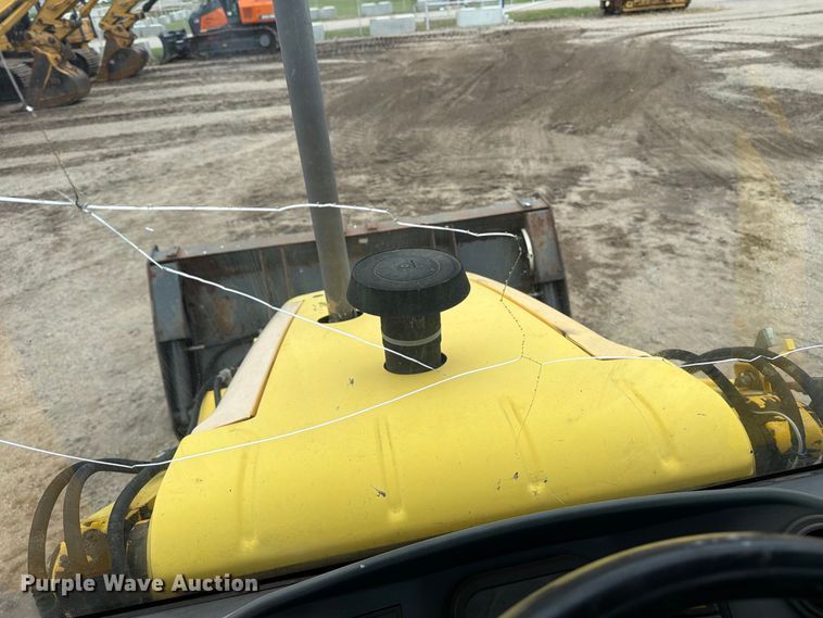 image for item DW6787 2007 New Holland B95 backhoe