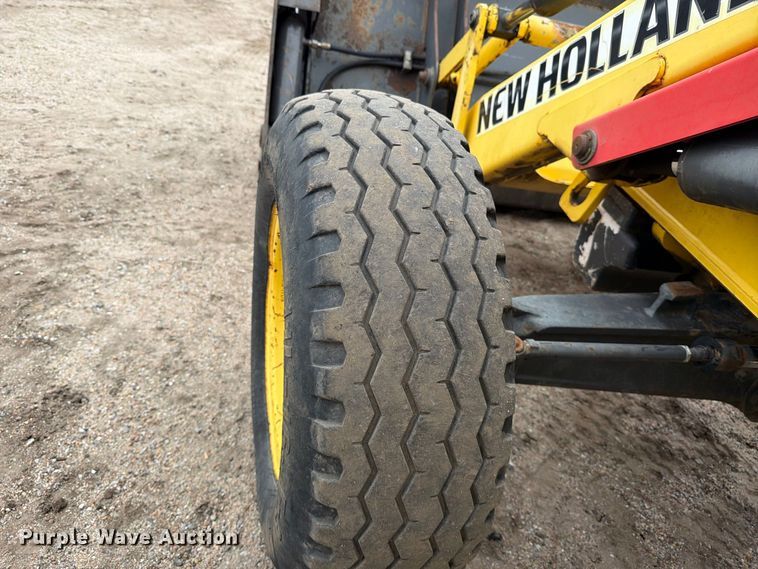 image for item DW6787 2007 New Holland B95 backhoe