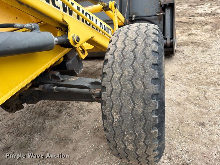 image for item DW6787 2007 New Holland B95 backhoe