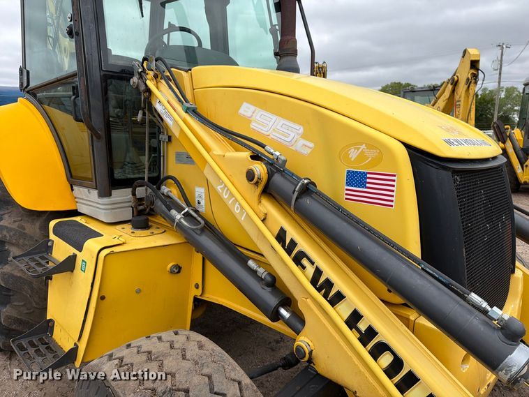 image for item DW6788 2016 New Holland B95C Backhoe