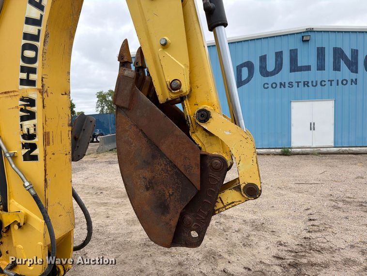 image for item DW6788 2016 New Holland B95C Backhoe