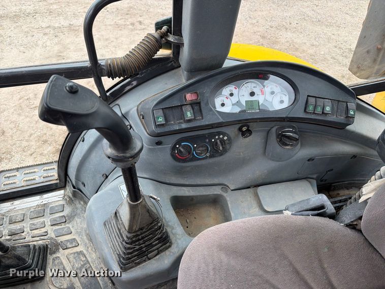 image for item DW6788 2016 New Holland B95C Backhoe