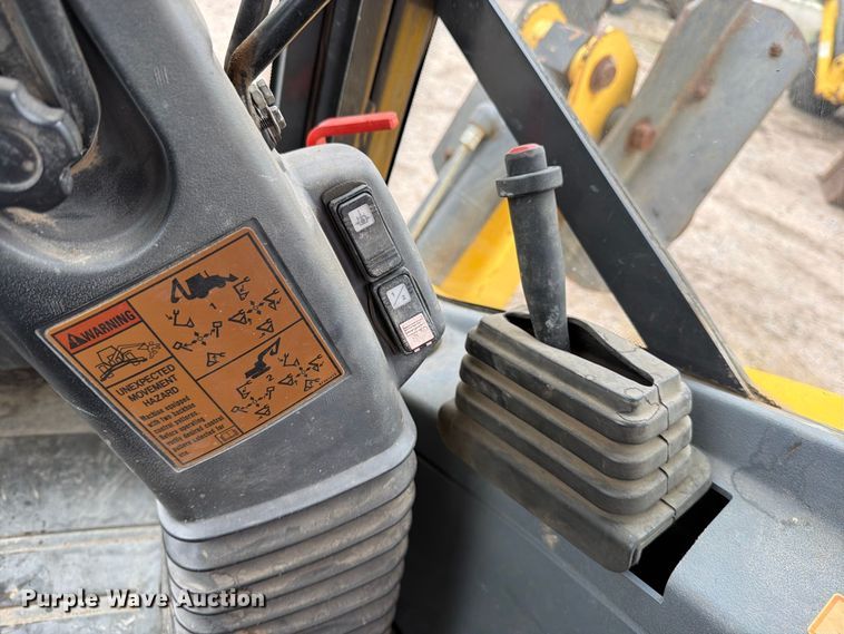 image for item DW6788 2016 New Holland B95C Backhoe