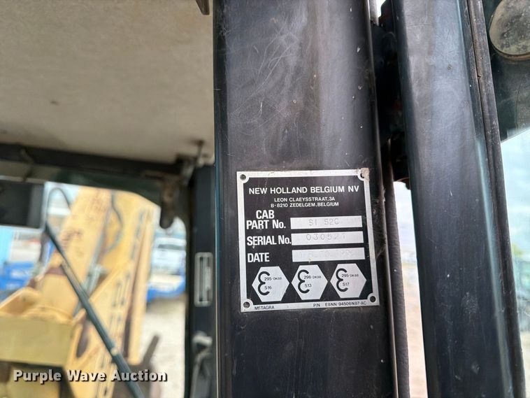 image for item DW6789 1996 Ford 555D backhoe