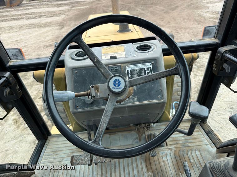 image for item DW6789 1996 Ford 555D backhoe