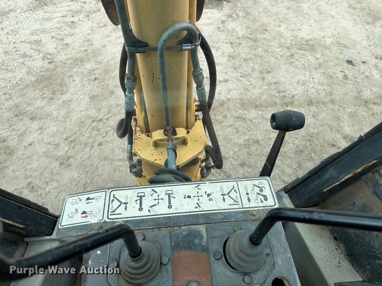 image for item DW6789 1996 Ford 555D backhoe