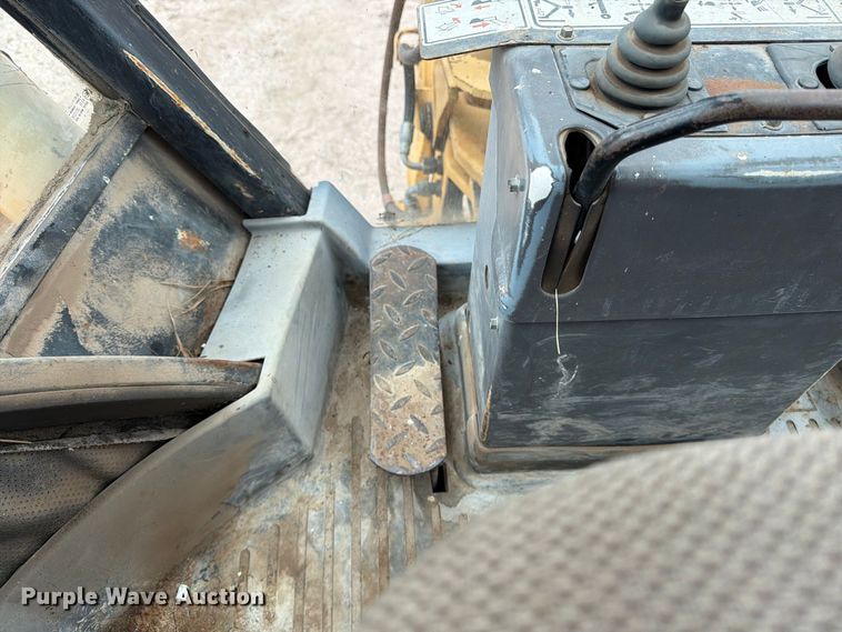image for item DW6789 1996 Ford 555D backhoe