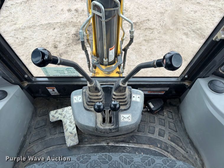 image for item DW6790 2022 New Holland B75D backhoe