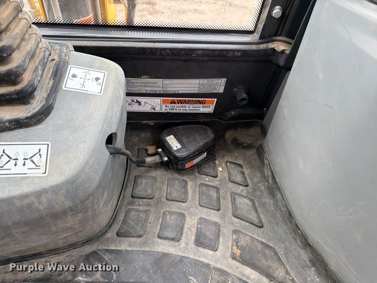 image for item DW6790 2022 New Holland B75D backhoe
