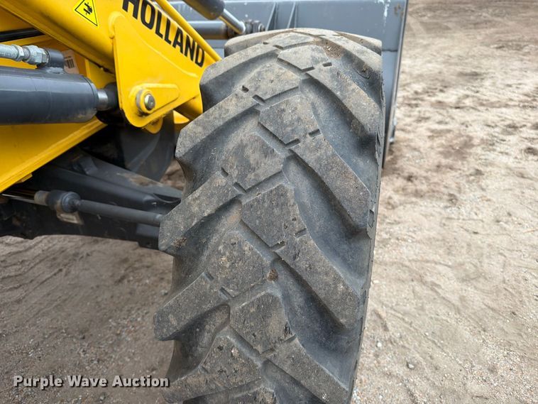 image for item DW6790 2022 New Holland B75D backhoe