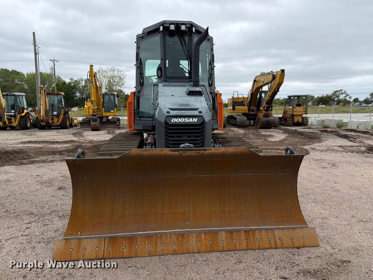 image for item DW6791 2023 Doosan DD100-US dozer