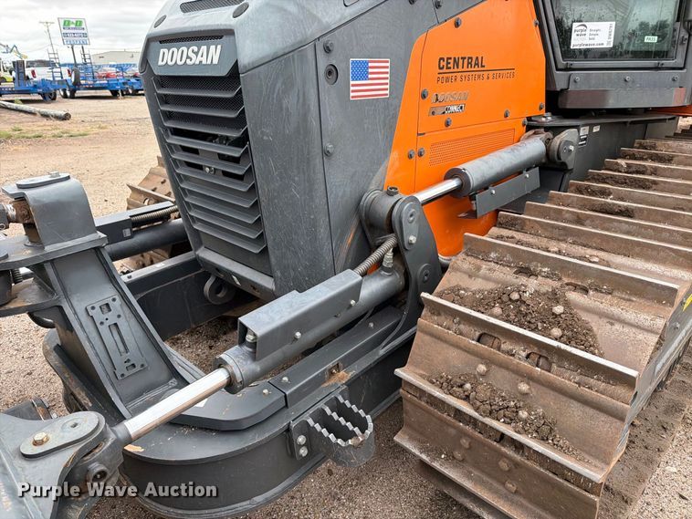 image for item DW6791 2023 Doosan DD100-US dozer