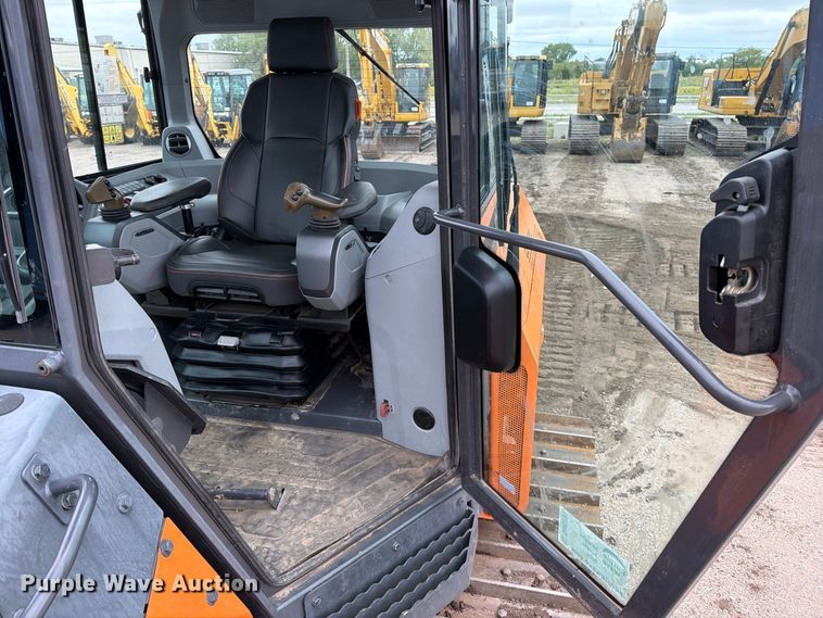 image for item DW6791 2023 Doosan DD100-US dozer
