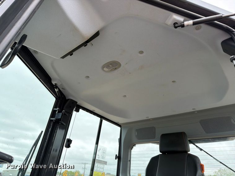 image for item DW6791 2023 Doosan DD100-US dozer