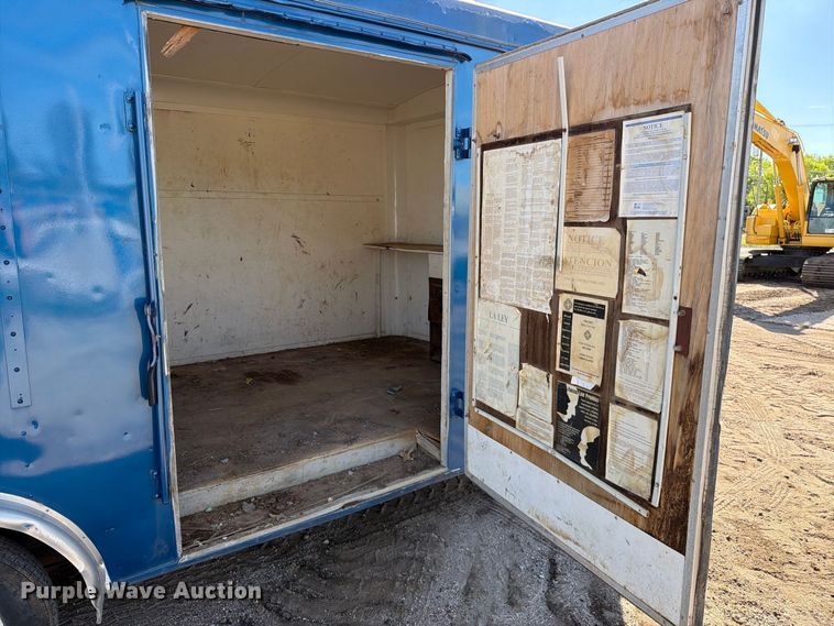 image for item DW6792 1998 Southwest enclosed cargo trailer