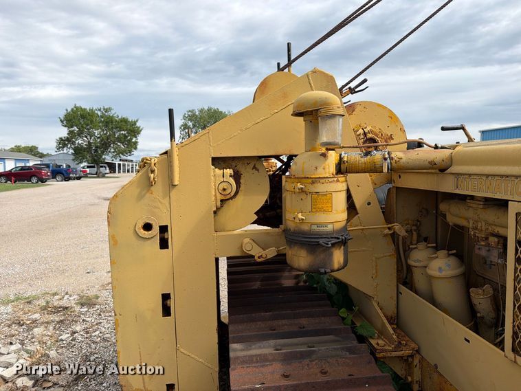 image for item DW6798 International T-D 14 pipelayer