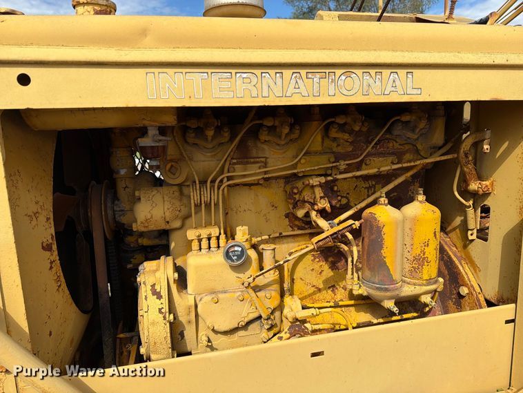 image for item DW6798 International T-D 14 pipelayer