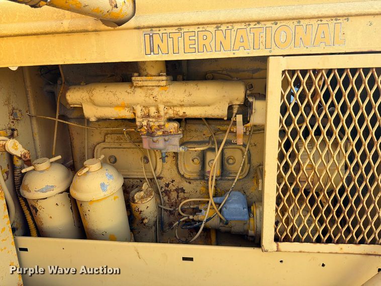 image for item DW6798 International T-D 14 pipelayer
