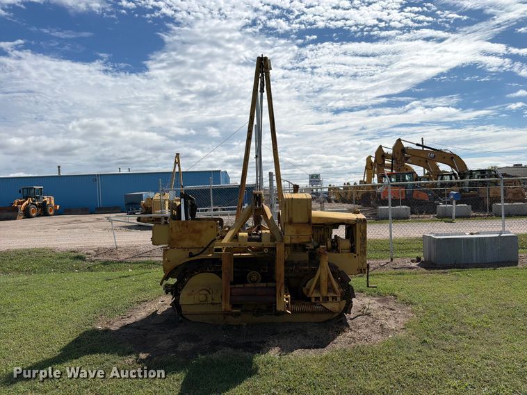 image for item DW6799 Caterpillar Twenty pipelayer