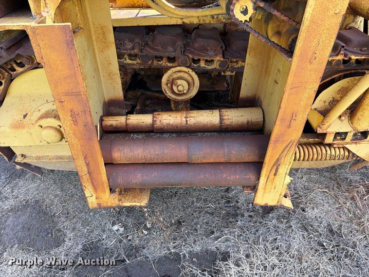 image for item DW6799 Caterpillar Twenty pipelayer