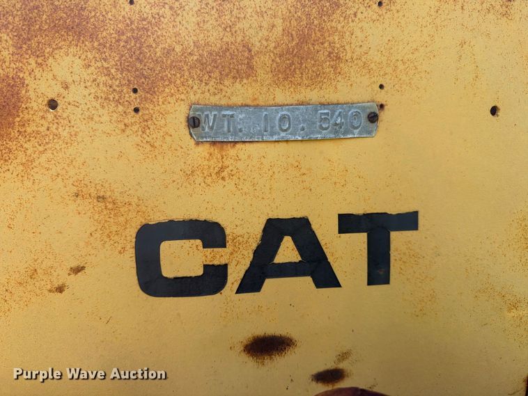 image for item DW6799 Caterpillar Twenty pipelayer
