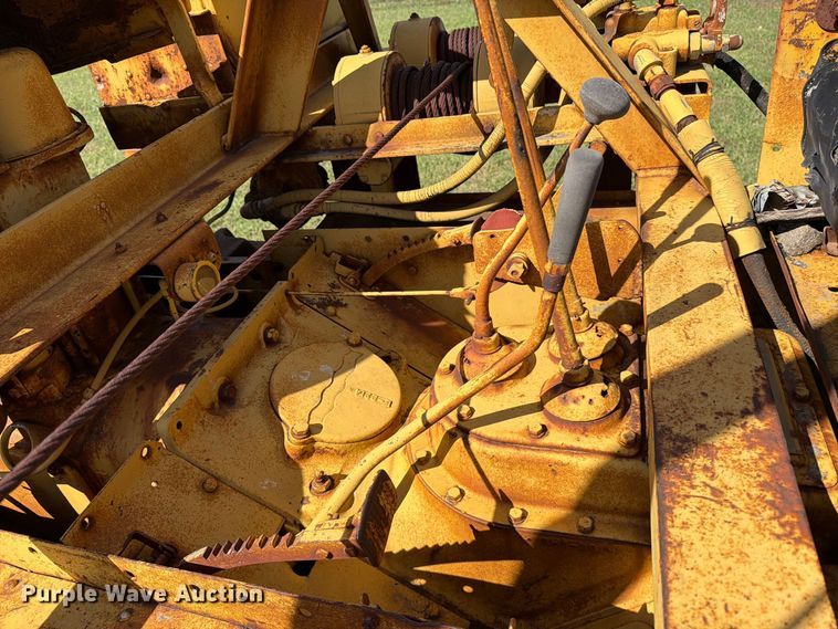 image for item DW6799 Caterpillar Twenty pipelayer