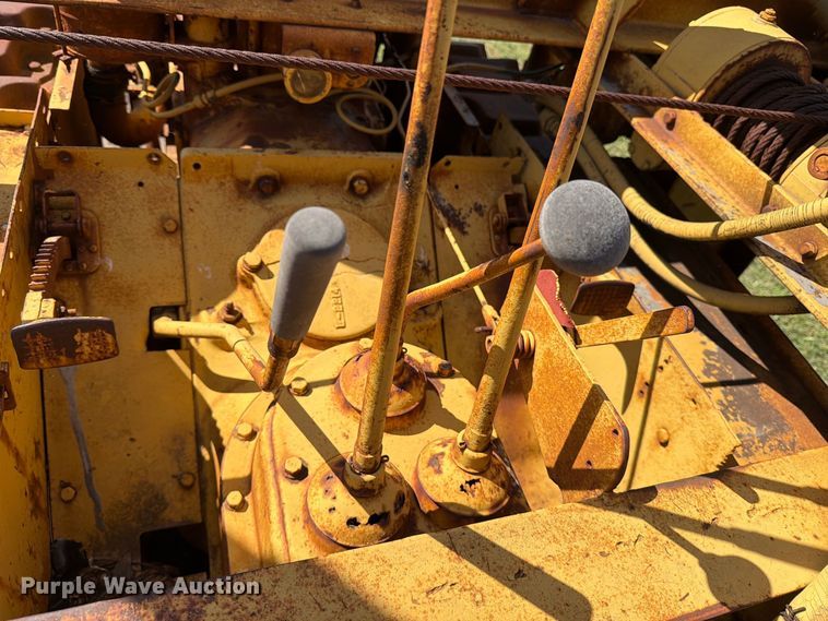 image for item DW6799 Caterpillar Twenty pipelayer
