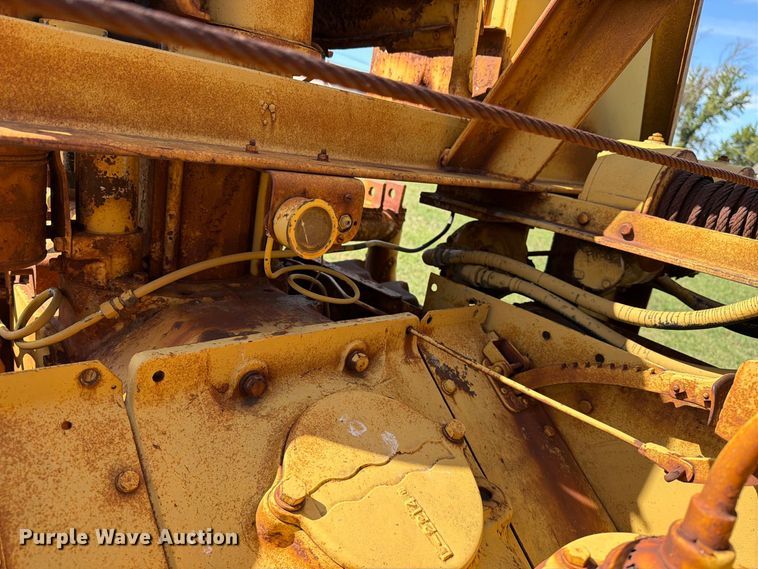image for item DW6799 Caterpillar Twenty pipelayer