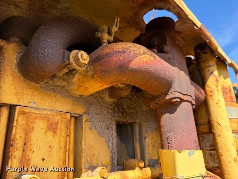image for item DW6799 Caterpillar Twenty pipelayer