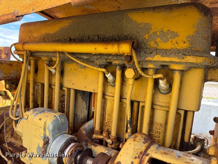 image for item DW6799 Caterpillar Twenty pipelayer