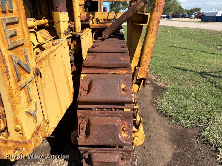 image for item DW6799 Caterpillar Twenty pipelayer