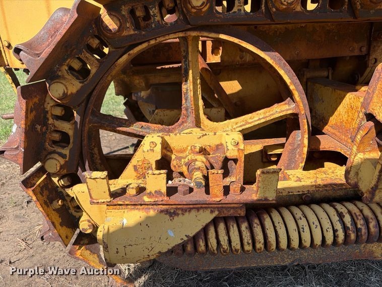 image for item DW6799 Caterpillar Twenty pipelayer