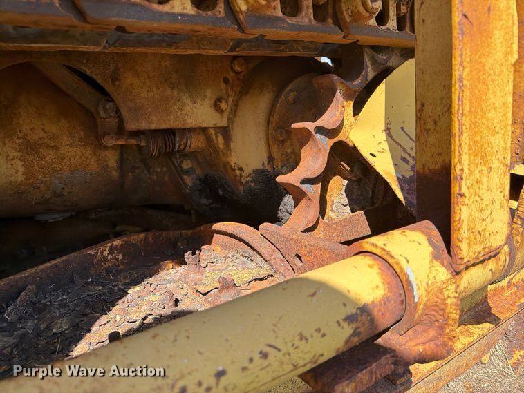image for item DW6799 Caterpillar Twenty pipelayer