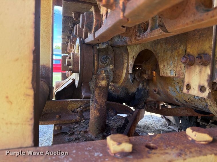 image for item DW6799 Caterpillar Twenty pipelayer
